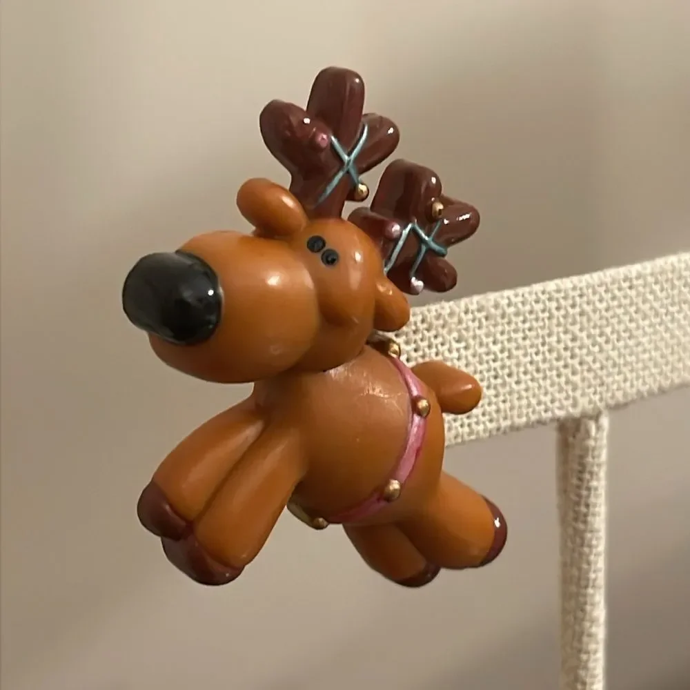 Vintage Russ Brown Reindeer Brooch - Christmas Brooch Holiday Pin